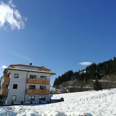 Waidmannsruh Aparthotel 4*