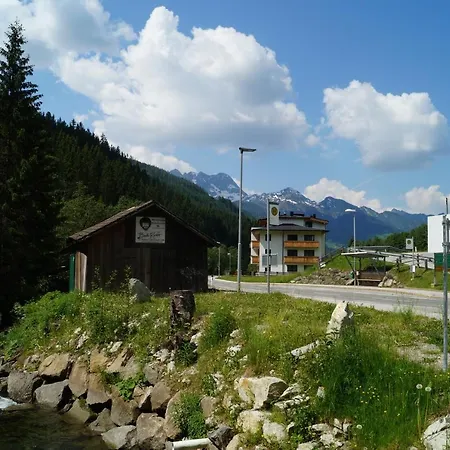 Waidmannsruh Lägenhetshotell 4*